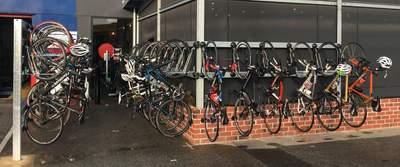 Warum jedes Café Fahrradabstellanlagen für Radfahrer braucht